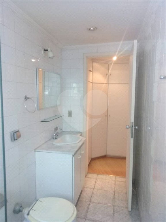 Casa à venda com 3 quartos, sendo 1 suíte, em Vila Mariana, São Paulo, SP