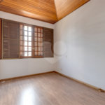 Casa à venda com 5 quartos, sendo 3 suítes, no condomínio Granja do Morumbi, São Paulo - SP