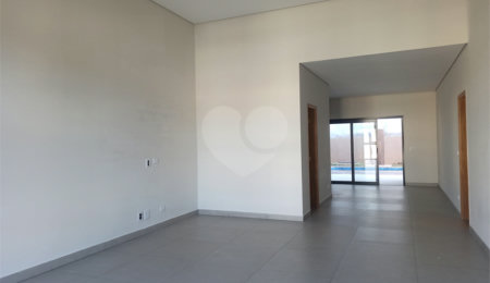 Casa à venda com 3 quartos, sendo 1 suíte, no condomínio Buona Vita, Atibaia - SP