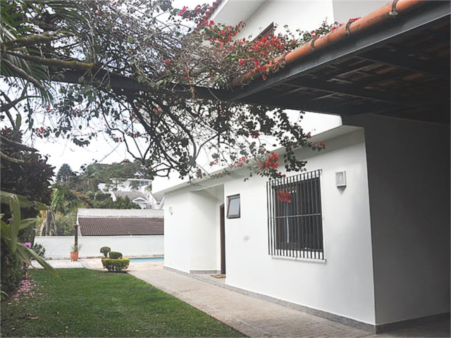 Sobrado à venda com 4 quartos, sendo 2 suítes,  em Alto da Boa Vista, São Paulo, SP