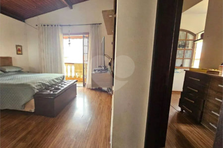 Casa Térrea à venda com 3 quartos, sendo 1 suíte, no Centro, Poá, SP