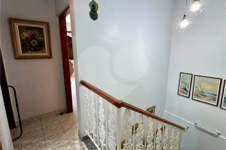 Sobrado à venda com 4 quartos, sendo 1 suíte,  em Vila Cleonice, São Paulo, SP