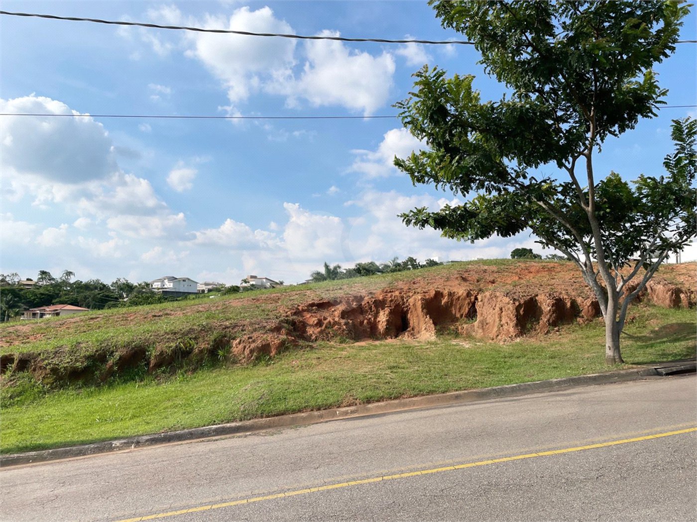Terreno a venda no condomínio Reserva Santa Isabel Louveira