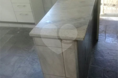 Sobrado à venda com 4 quartos, sendo 2 suítes,  em Jardim Regina, Indaiatuba, SP