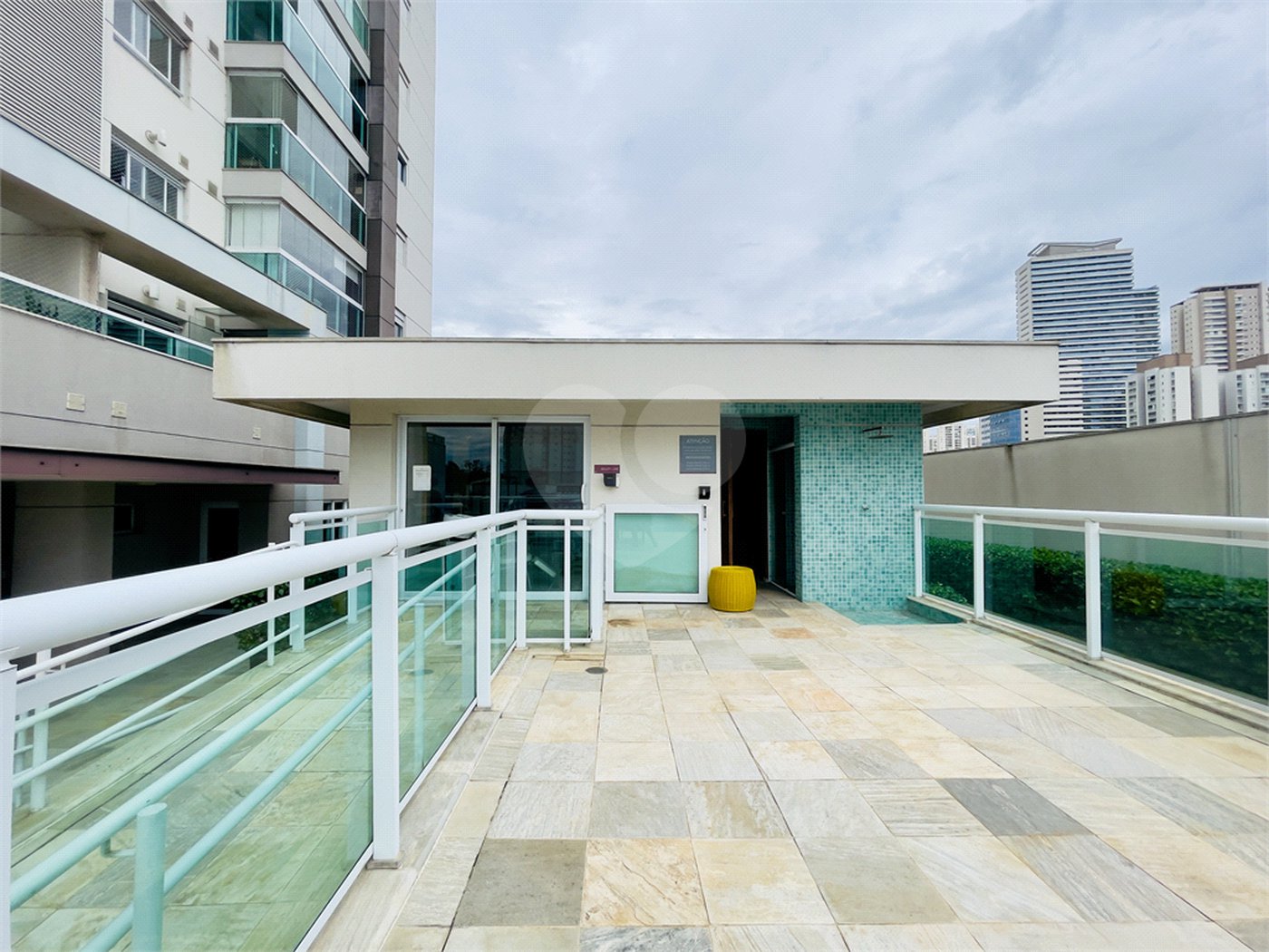 Apartamento à venda com 2 suítes em Vila Scarpelli, Santo André, SP