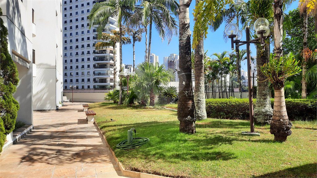 Apartamento à venda com 4 quartos, sendo 2 suítes, em Morumbi, São Paulo, SP