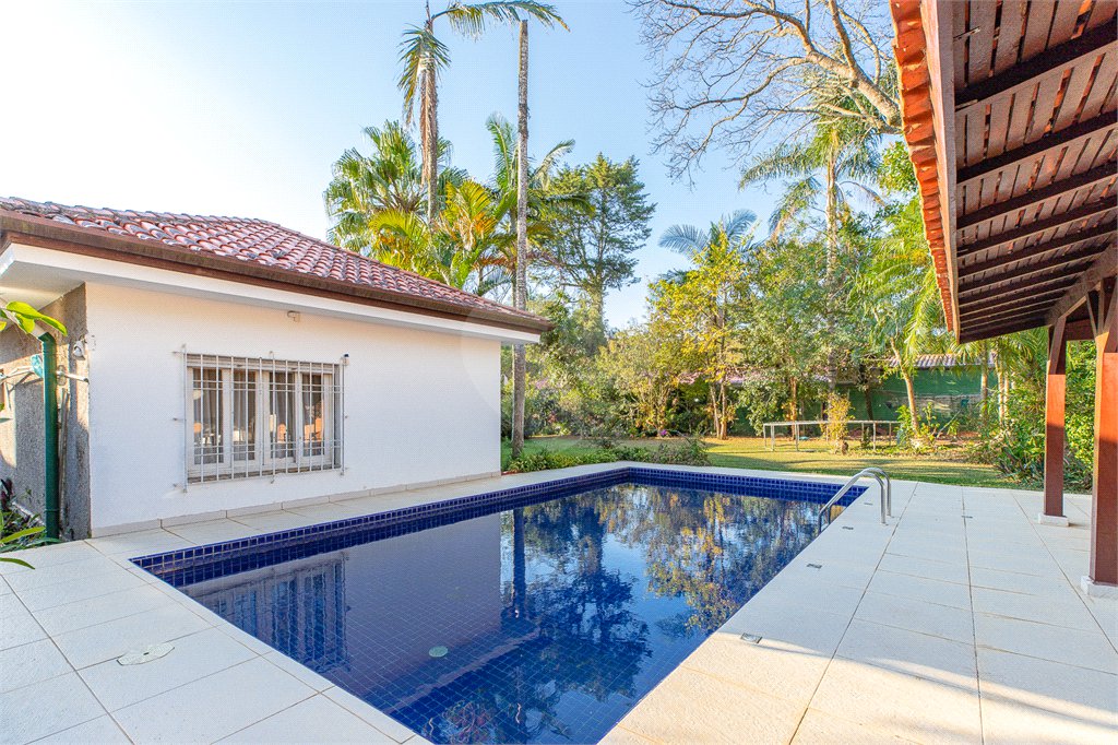 Casa Térrea à venda com 5 quartos, sendo 3 suítes, em Jardim Marajoara, São Paulo, SP