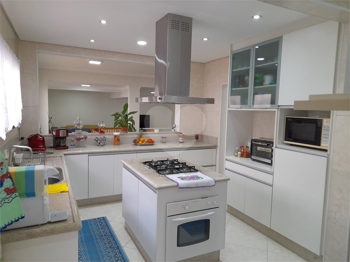 Sobrado à venda com 4 quartos, sendo 1 suíte, em Chora Menino, São Paulo, SP