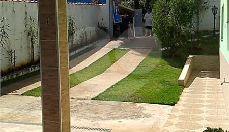 Chácara à venda com 3 quartos, sendo 2 suítes,  em Chácaras Fernão Dias, Atibaia, SP