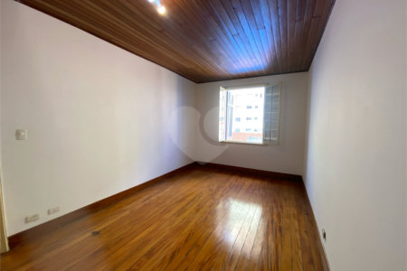 Casa à venda com 2 quartos, sendo 1 suíte, em Aclimação, São Paulo, SP