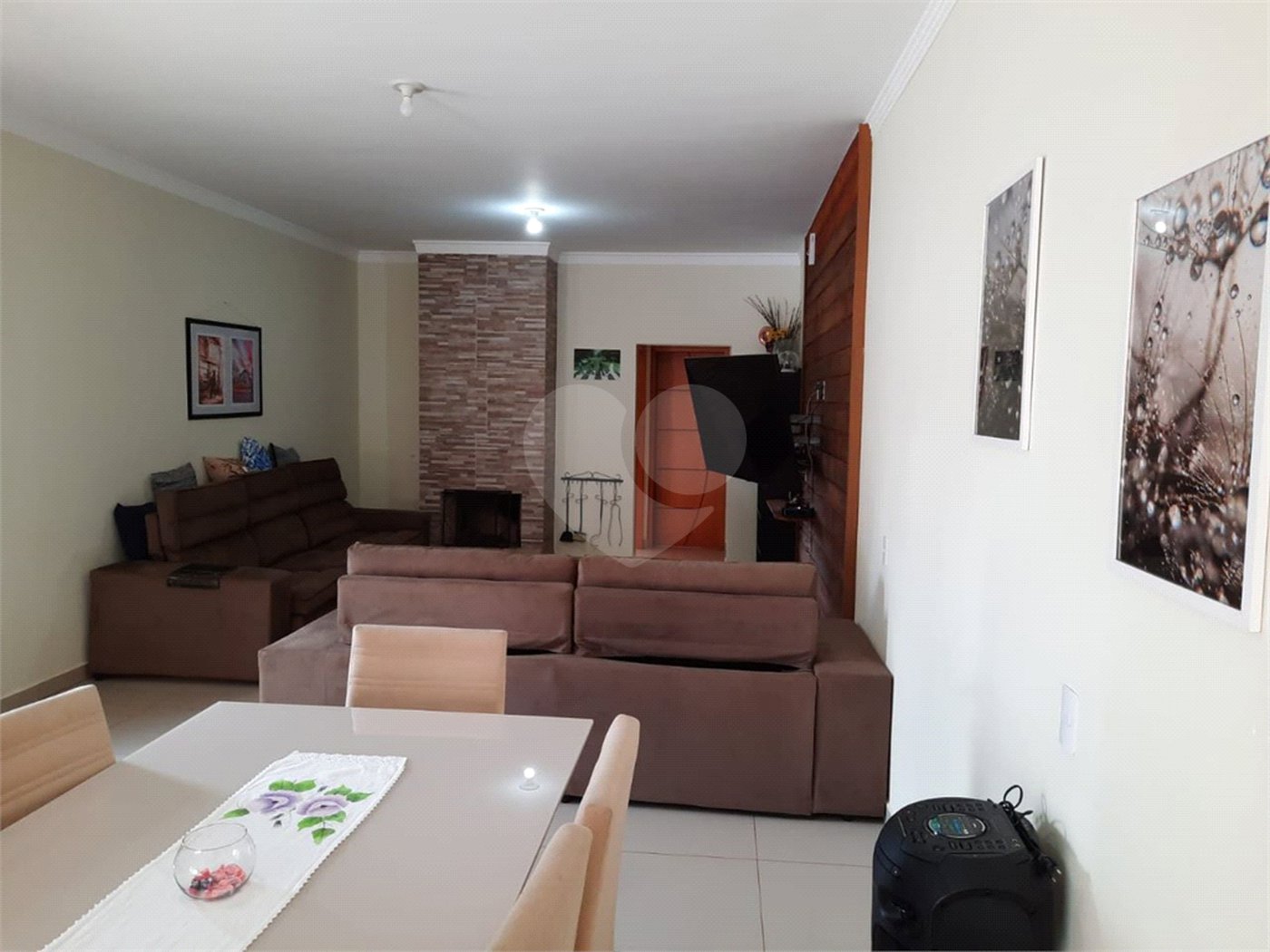 Casa à venda com 4 quartos, sendo 2 suítes, no condomínio Parque das Garças, Atibaia - SP