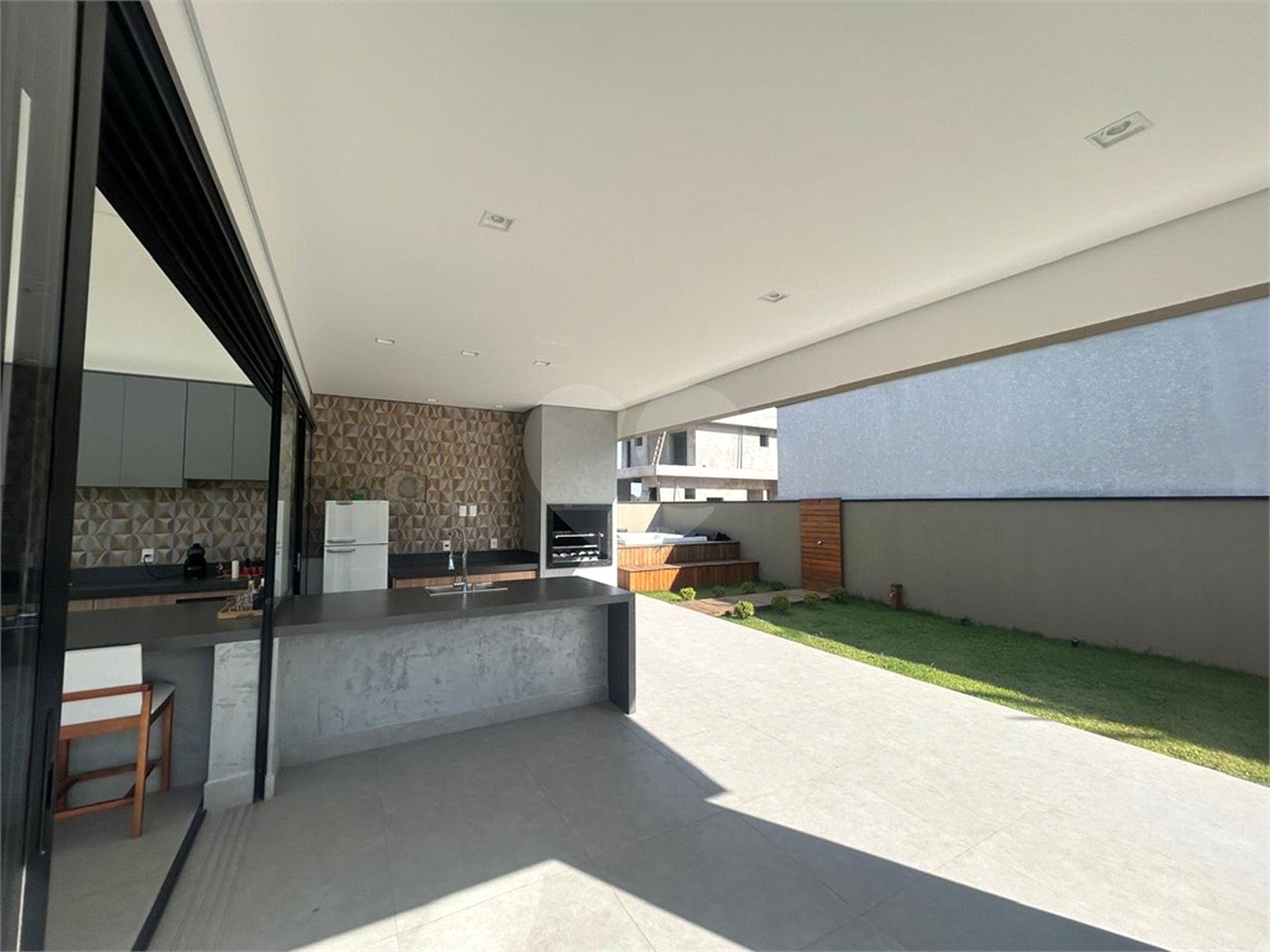 Casa à venda com 3 suítes no condomínio Alphaville Castelo, Itu - SP
