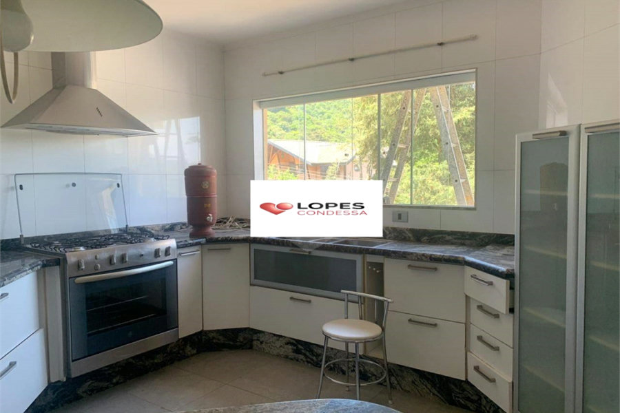 Casa à venda com 3 suítes no condomínio Alpes da Cantareira, Mairiporã - SP