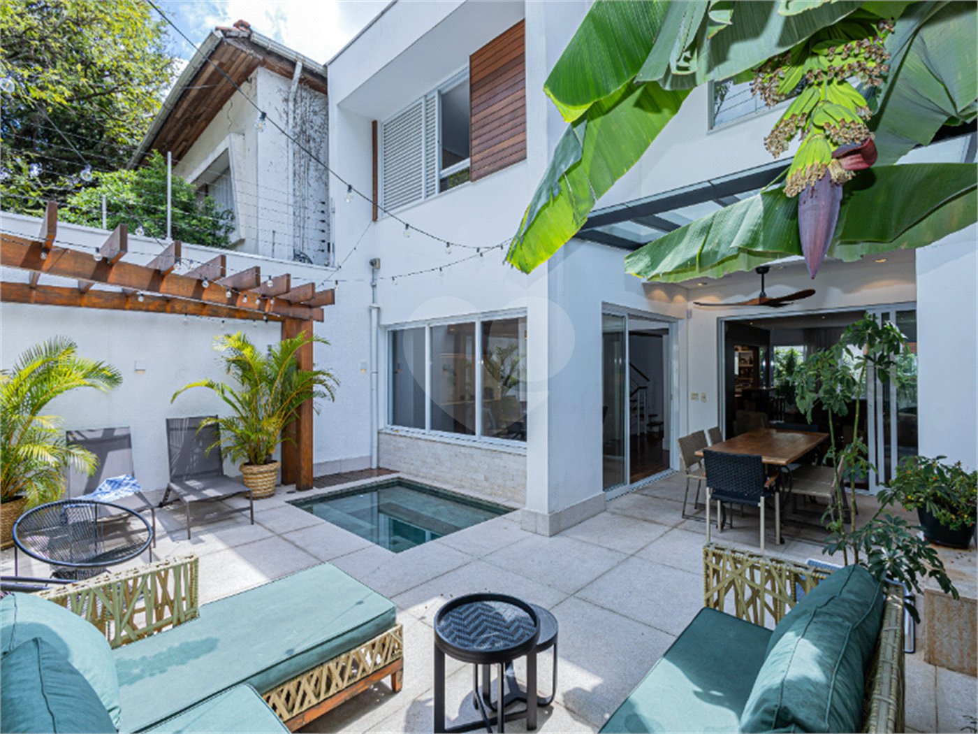 Casa à venda com 4 suítes no condomínio Bauhaus Village, São Paulo - SP
