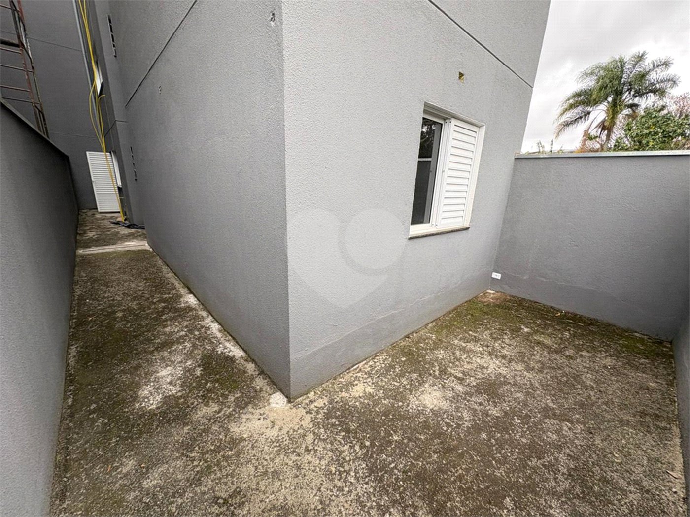 Casa à venda com 3 quartos, sendo 1 suíte, no condomínio Felipe Camarão, Poá - SP