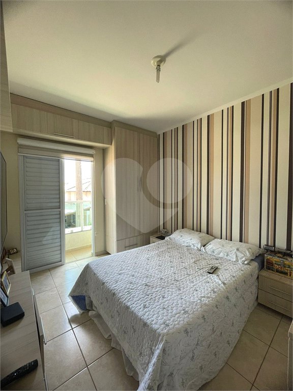 Casa à venda com 3 quartos, sendo 1 suíte,  no condomínio Montpellier, Mogi das Cruzes - SP