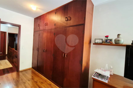 Casa à venda com 3 suítes em Jardim das Vertentes, São Paulo, SP