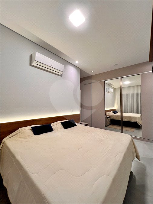 Casa à venda com 3 suítes no condomínio Residencial Mont'alcino, Valinhos - SP