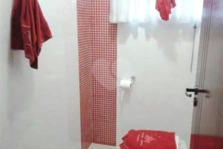 Casa à venda com 4 quartos, sendo 1 suíte, em Wanel Ville, Sorocaba, SP