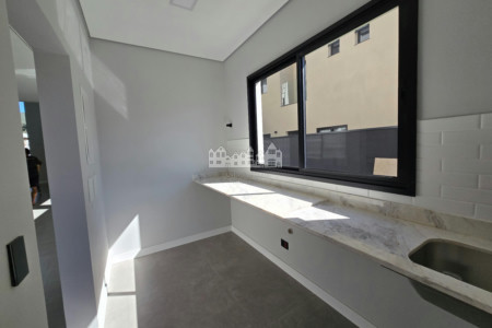 Casa à venda com 3 suítes no condomínio Vista da Serra, Atibaia - SP