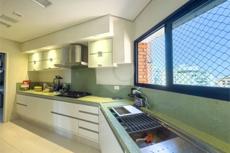 Apartamento à venda com 3 suítes em Sumarezinho, São Paulo, SP