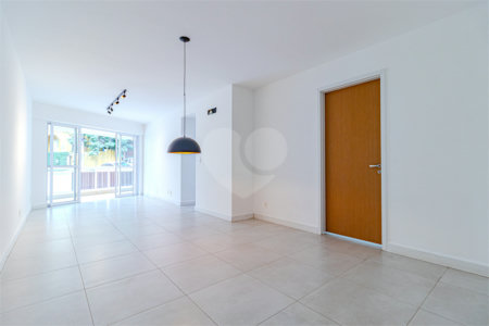 Apartamento à venda com 3 quartos, sendo 2 suítes, em Lagoa, Rio de Janeiro, RJ