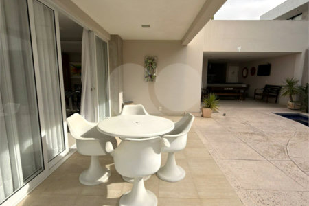 Casa à venda com 4 suítes em Portinho, Cabo Frio, RJ