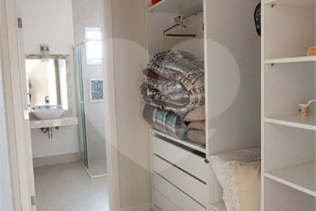 Casa à venda com 3 suítes no condomínio Figueira Garden, Atibaia - SP