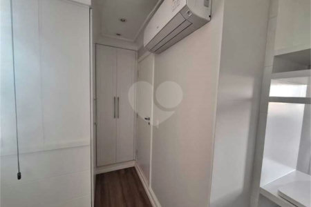 Apartamento para locação com 2 dormitórios, sendo 1 suíte com 02 vagas, totalmente climatizado nos 3 ambientes