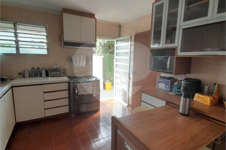 Casa para alugar com 3 quartos, sendo 1 suíte,  em Vila Sônia, São Paulo, SP