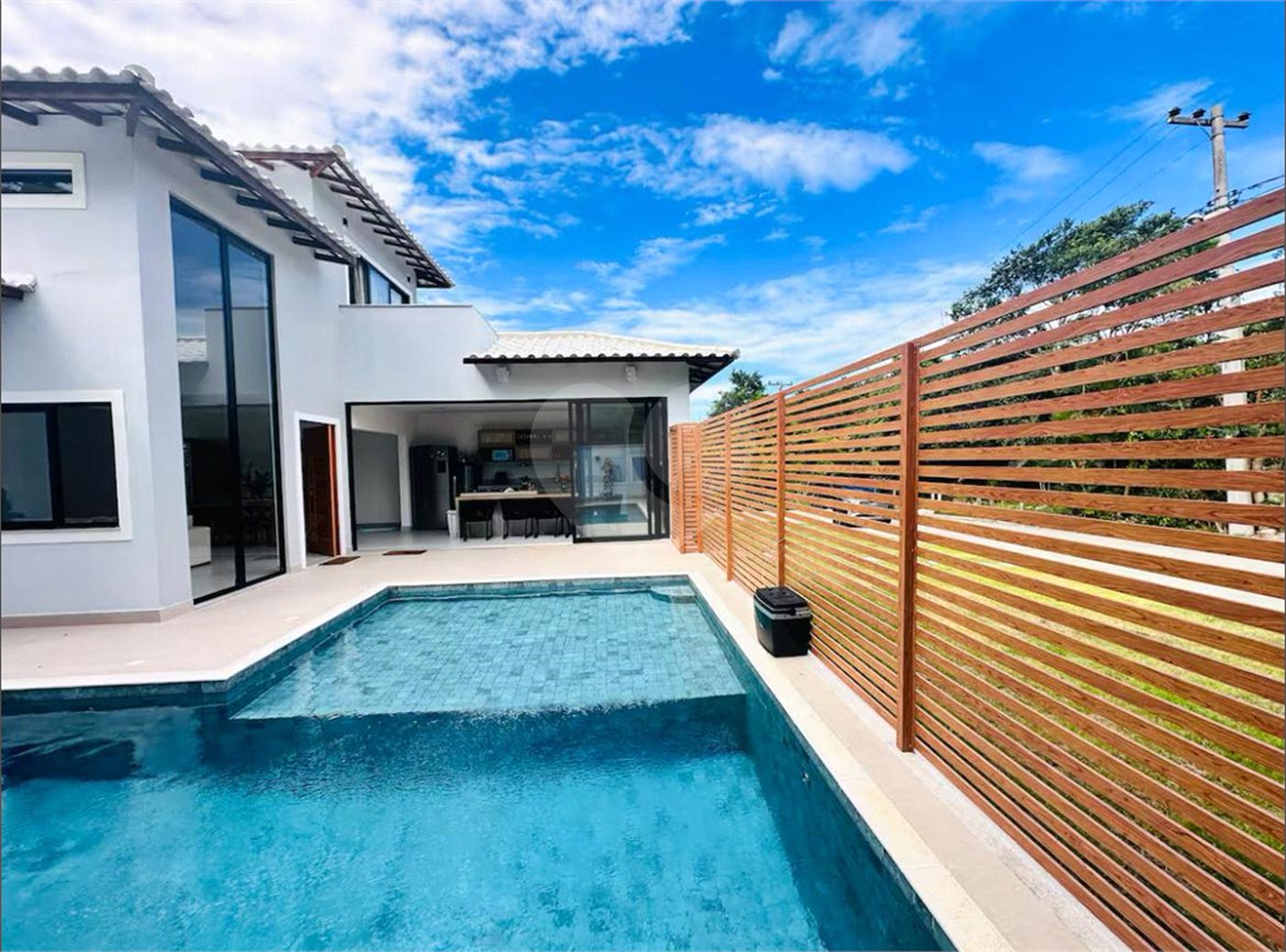 Casa à venda com 6 quartos, sendo 4 suítes,  em Caravelas, Armação dos Búzios, RJ
