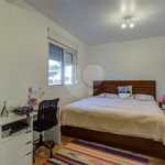 Casa de Vila à venda com 4 quartos, sendo 2 suítes,  em Jardim Marajoara, São Paulo, SP