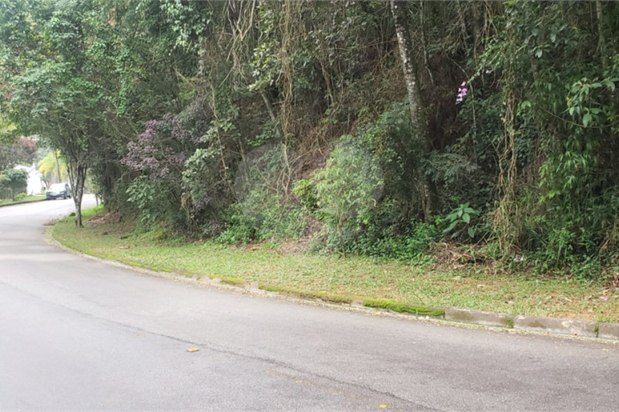 Terreno à venda no condomínio Alpes da Cantareira, Mairiporã - SP