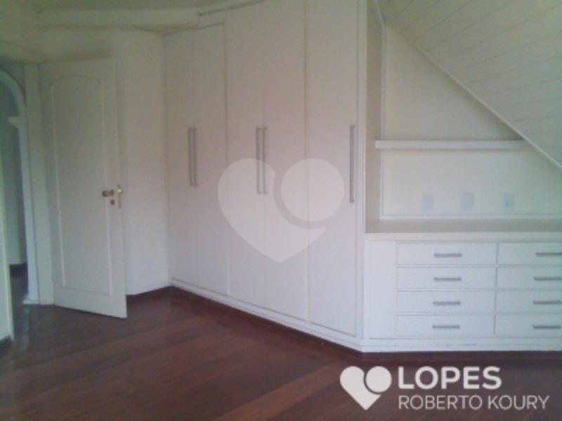 Casa à venda com 6 quartos, sendo 2 suítes, no condomínio Lago Azul Residencial e Golfe, Araçoiaba da Serra - SP