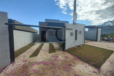 Casa à venda com 2 quartos, sendo 1 suíte, em Jardim Santo Antônio, Atibaia, SP