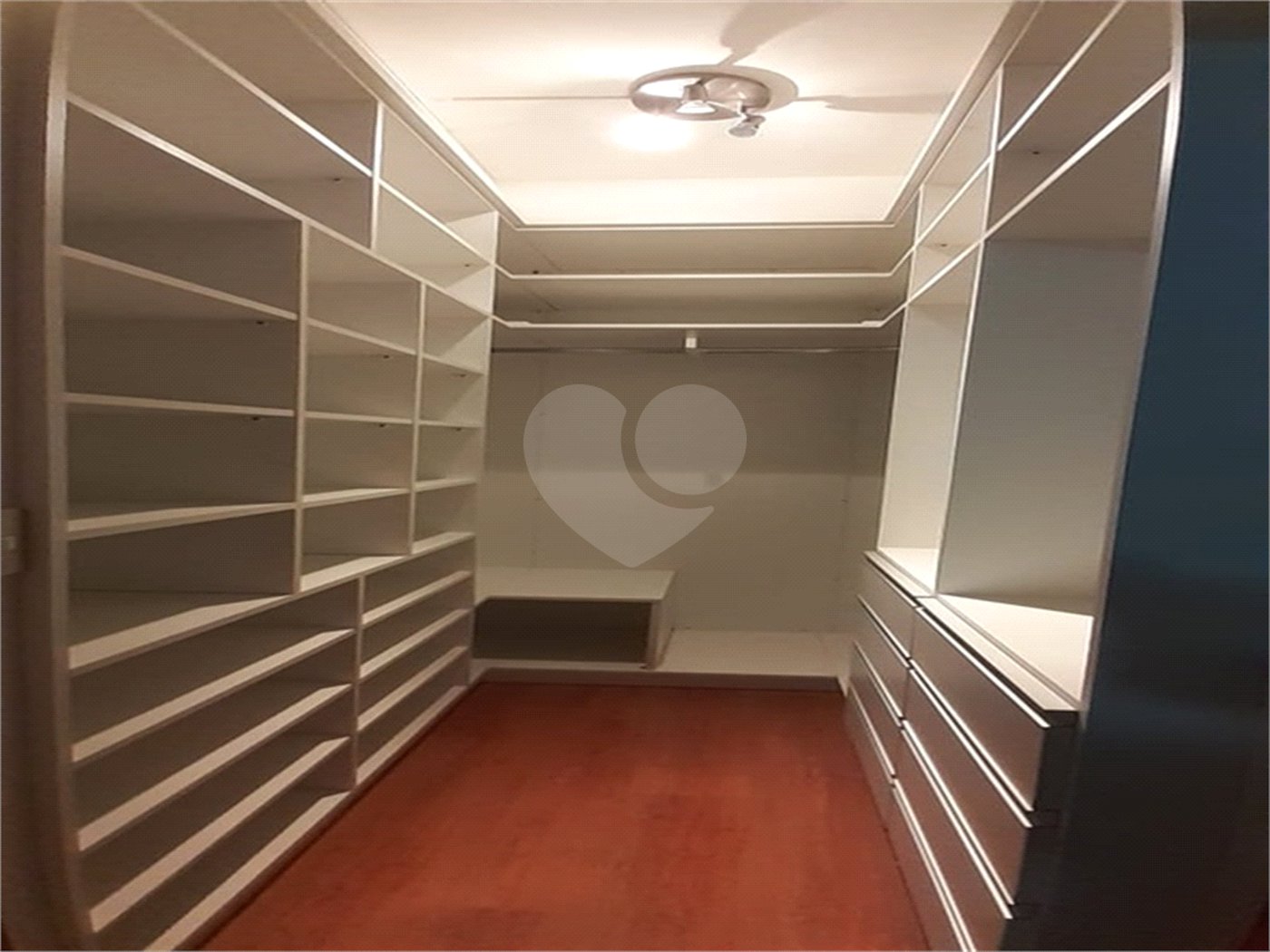 Casa à venda com 3 quartos, sendo 2 suítes, em Olho D'água, Mairiporã, SP