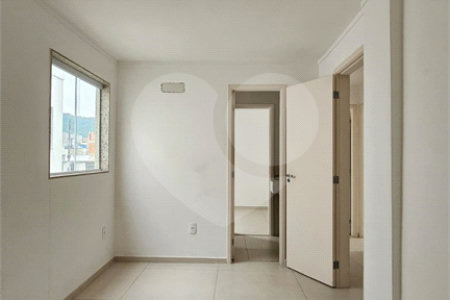 Casa à venda com 4 quartos, sendo 3 suítes, no condomínio Grand Park, Rio de Janeiro - RJ