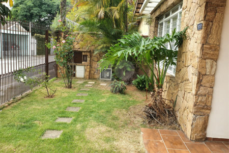 Casa à venda com 3 quartos, sendo 1 suíte, em Santo Amaro, São Paulo, SP