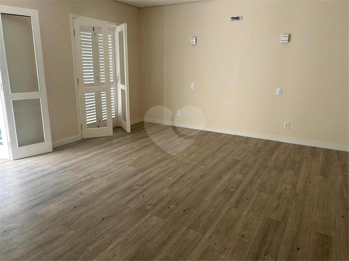 Casa à venda com 4 suítes no condomínio Jardim Paulista I, Vinhedo - SP