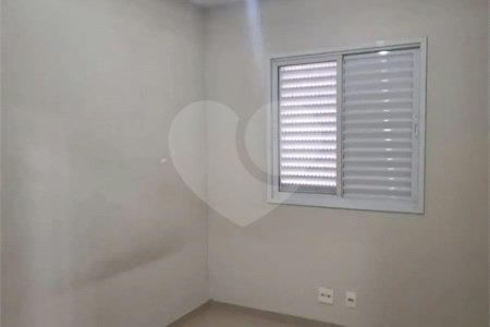 Apartamento à venda com 3 quartos, sendo 1 suíte,  em Vila Carrão, São Paulo, SP