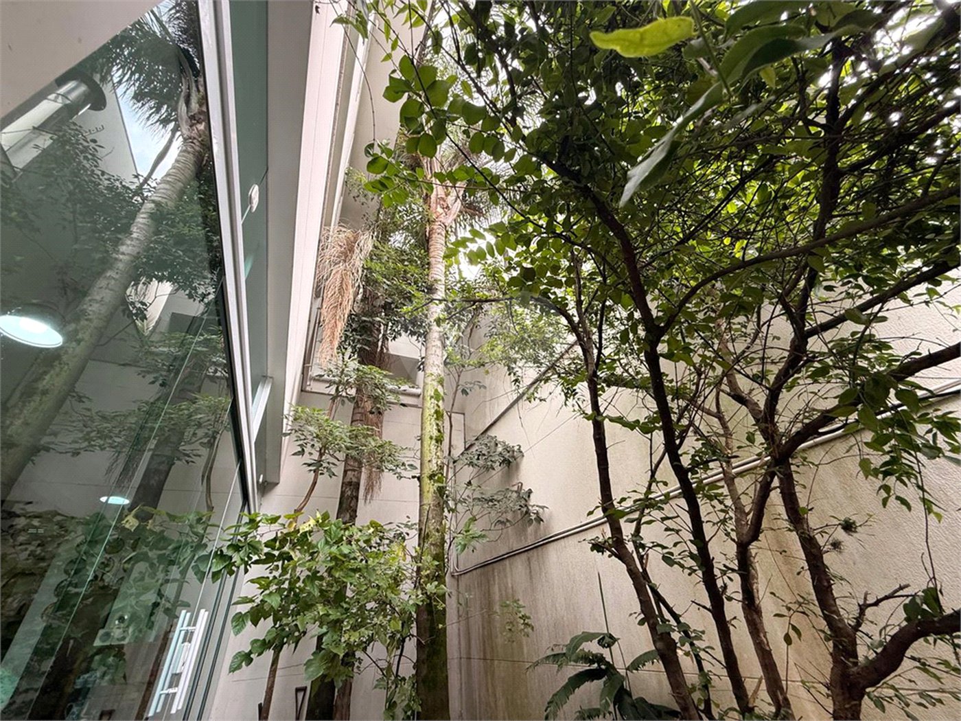 Sobrado à venda com 4 suítes em Jardim Floresta, São Paulo, SP