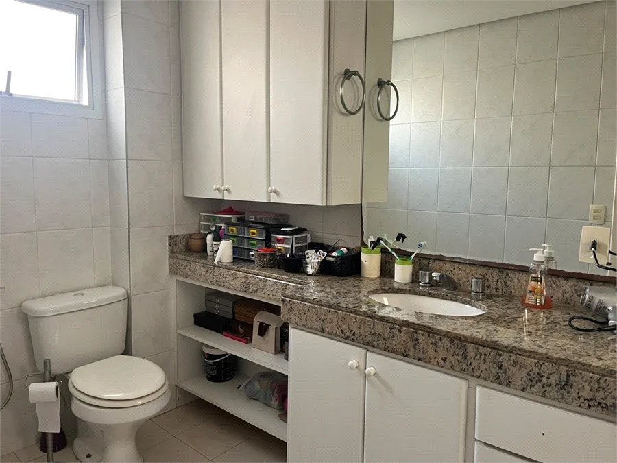 Apartamento à venda com 3 suítes em Real Parque, São Paulo, SP
