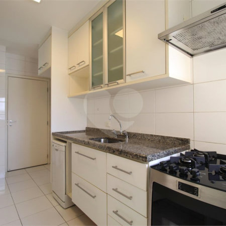 Apartamento à venda com 3 quartos, sendo 1 suíte,  em Vila Olímpia, São Paulo, SP