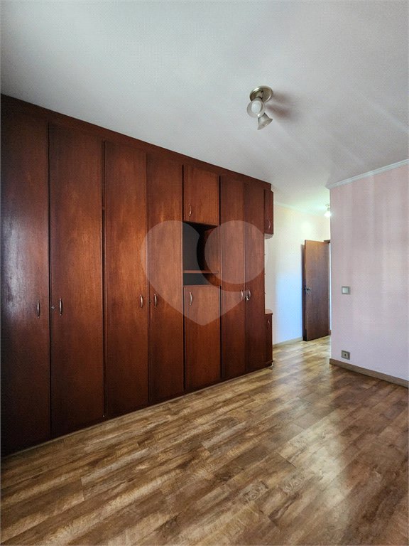 Sobrado à venda com 3 quartos, sendo 1 suíte,  em Vila Constança, São Paulo, SP