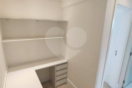 Apartamento à venda ou para alugar com 3 quartos, sendo 1 suíte,  em Parque Reboucas, São Paulo, SP