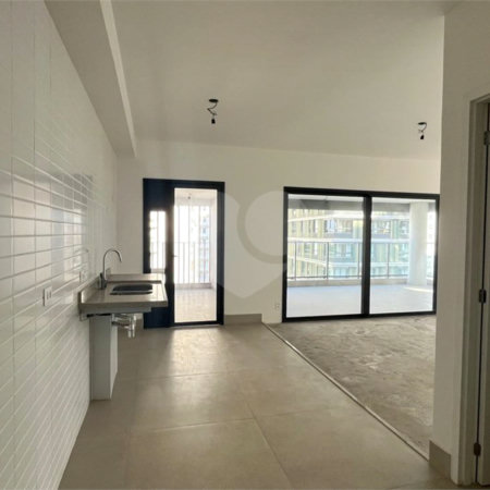 Apartamento à venda com 4 quartos, sendo 2 suítes,  em Pinheiros, São Paulo, SP