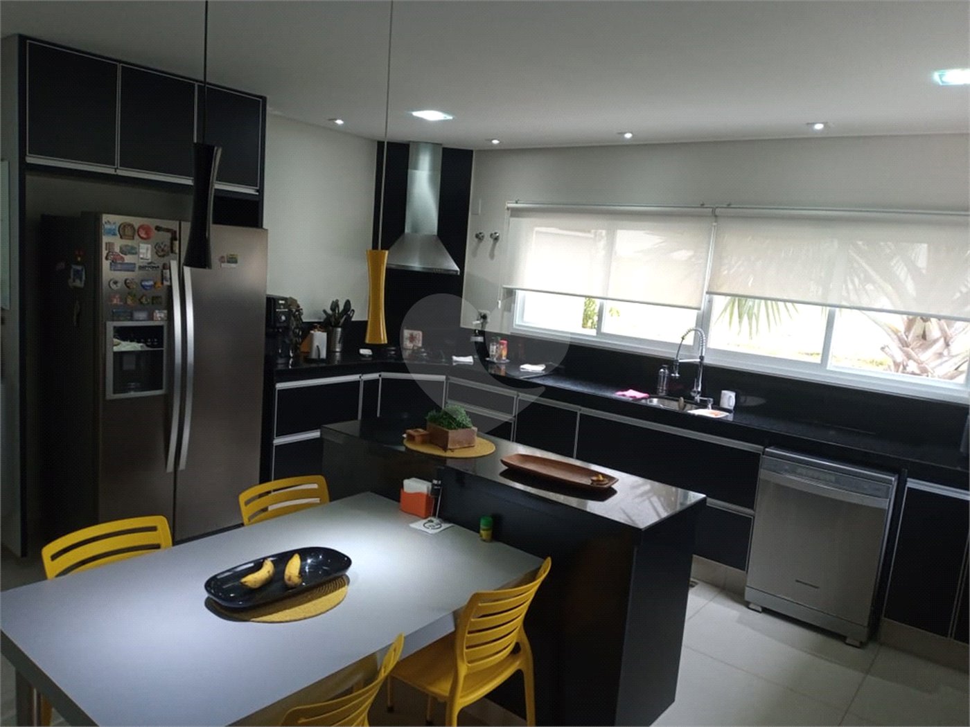 Casa à venda com 4 suítes no condomínio Villaggio Capriccio, Louveira - SP