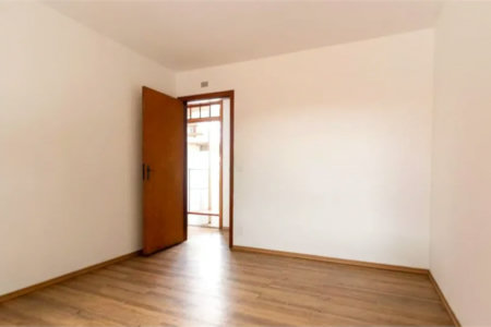 Casa à venda com 4 quartos, sendo 1 suíte,  em Vila Tiradentes, São Paulo, SP