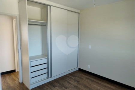 Casa para alugar com 3 quartos, sendo 1 suíte, no condomínio Vila Quinta dos Manacás, Vinhedo - SP