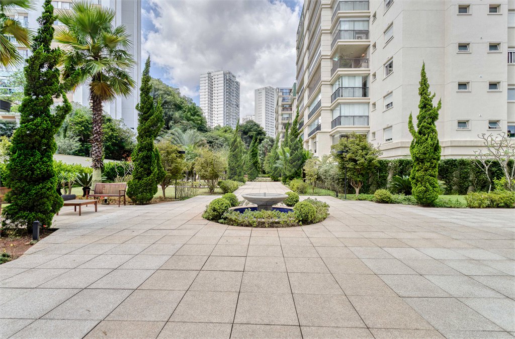 Apartamento à venda com 4 suítes em Alto da Boa Vista, São Paulo, SP